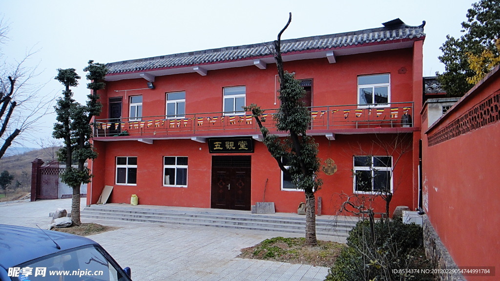 古剎 右廂房