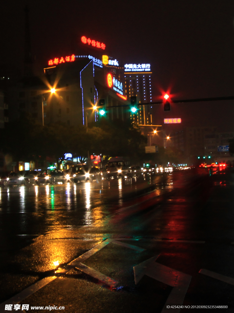 南昌雨后之夜