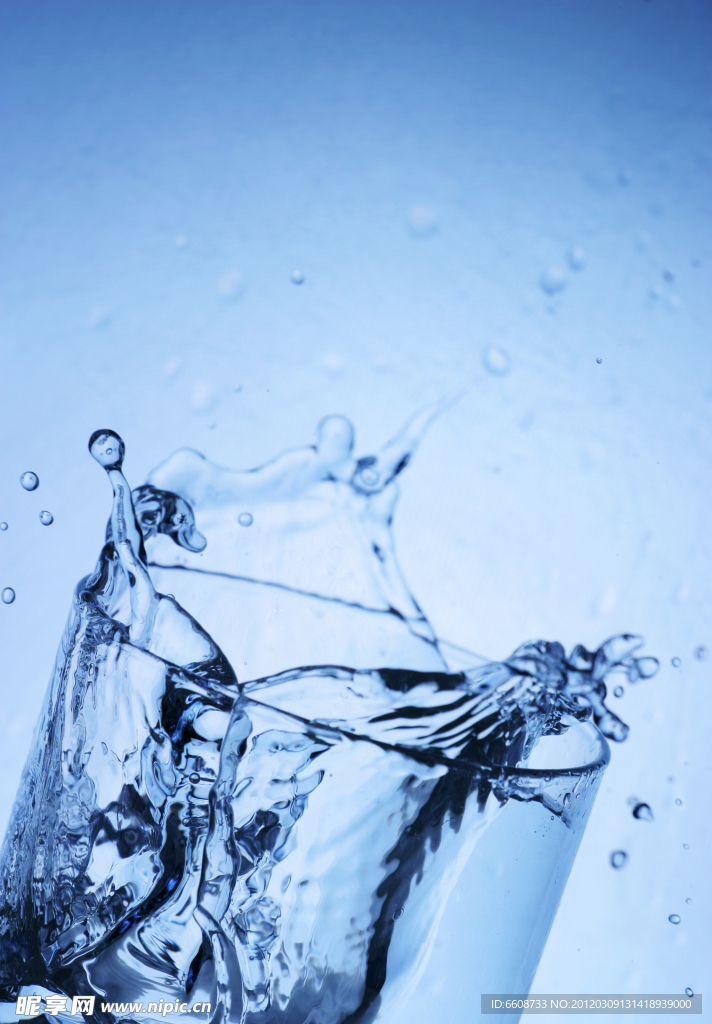 飛濺酒水