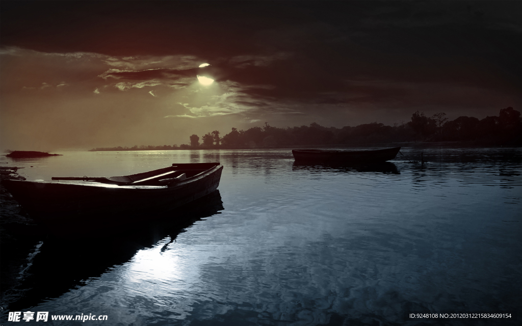 夕陽美景小船