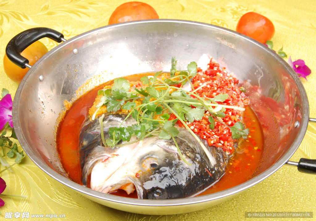 秘制飄香雄魚頭