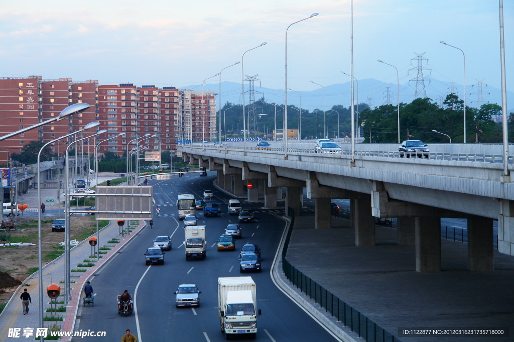 立交橋 路面