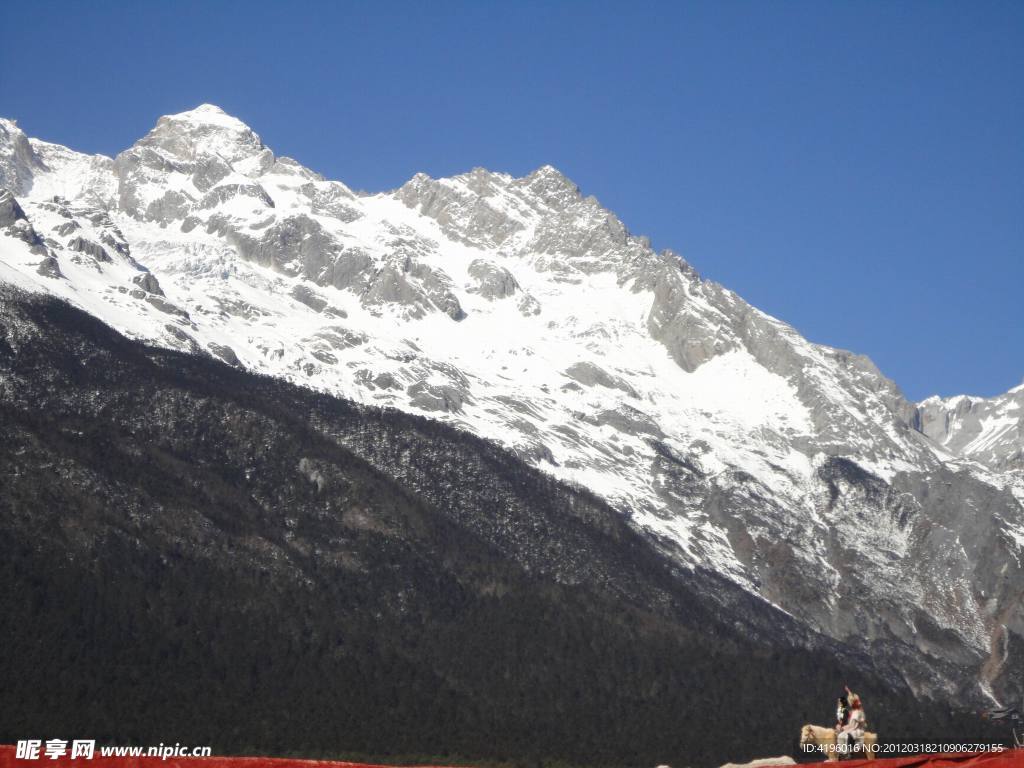 雪山牧民
