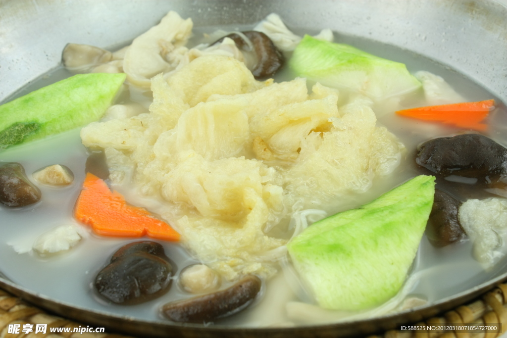 翅湯什菇浸魚肚