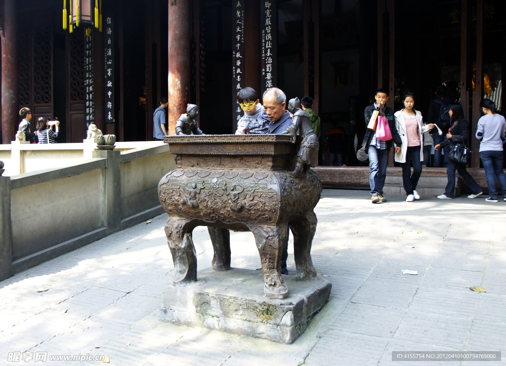 鼎 寺廟