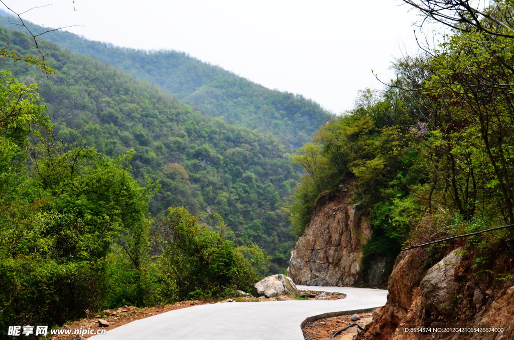 云露的山路