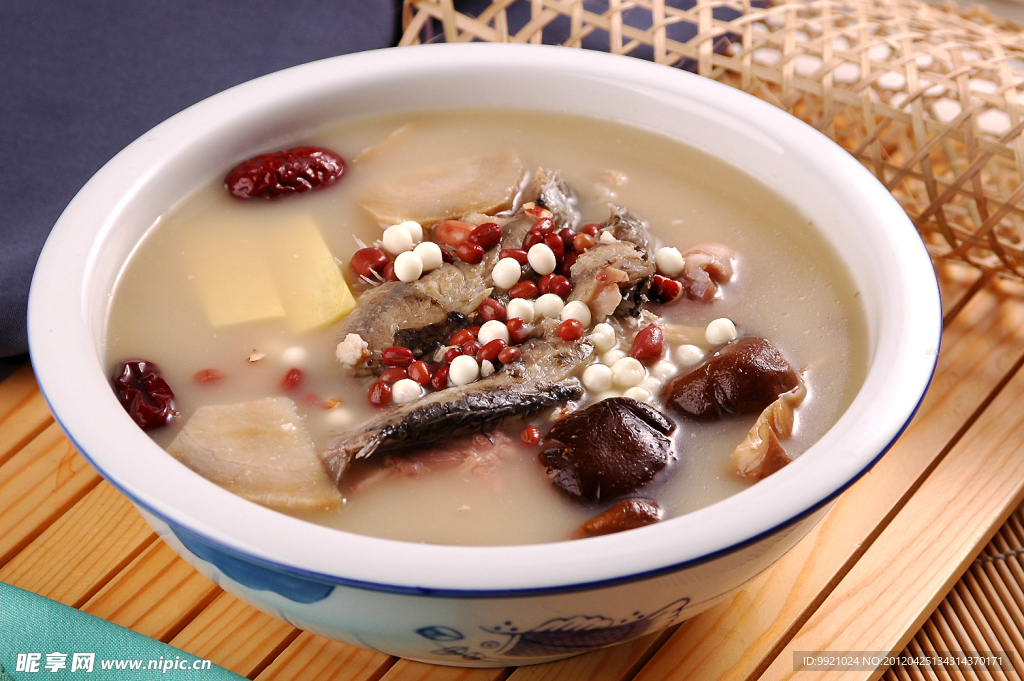 粉葛赤小豆煲鯪魚