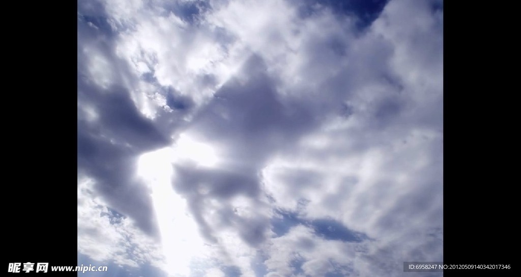 天空日出云彩