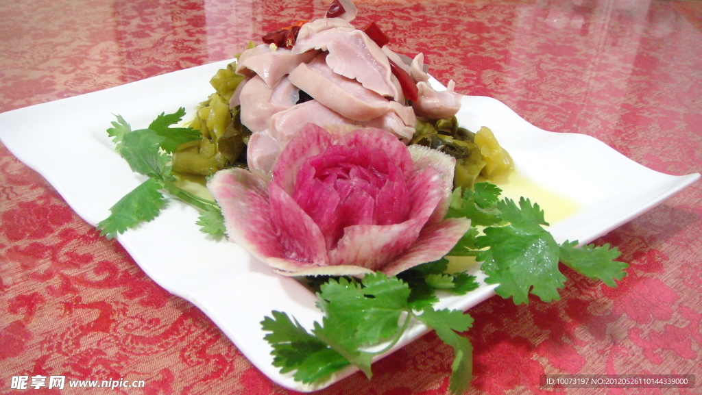 酸菜炒肚片