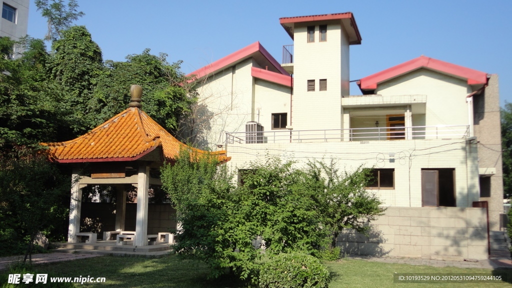 南開大學(xué) 陳省身故居 張伯苓紀(jì)念亭