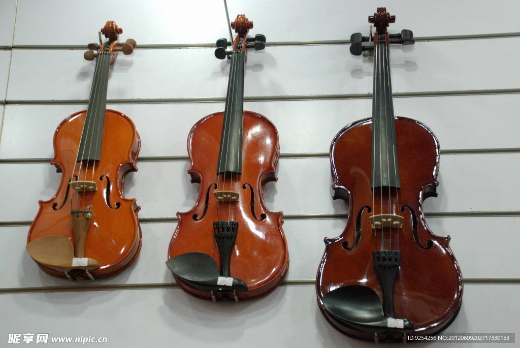 三把小提琴
