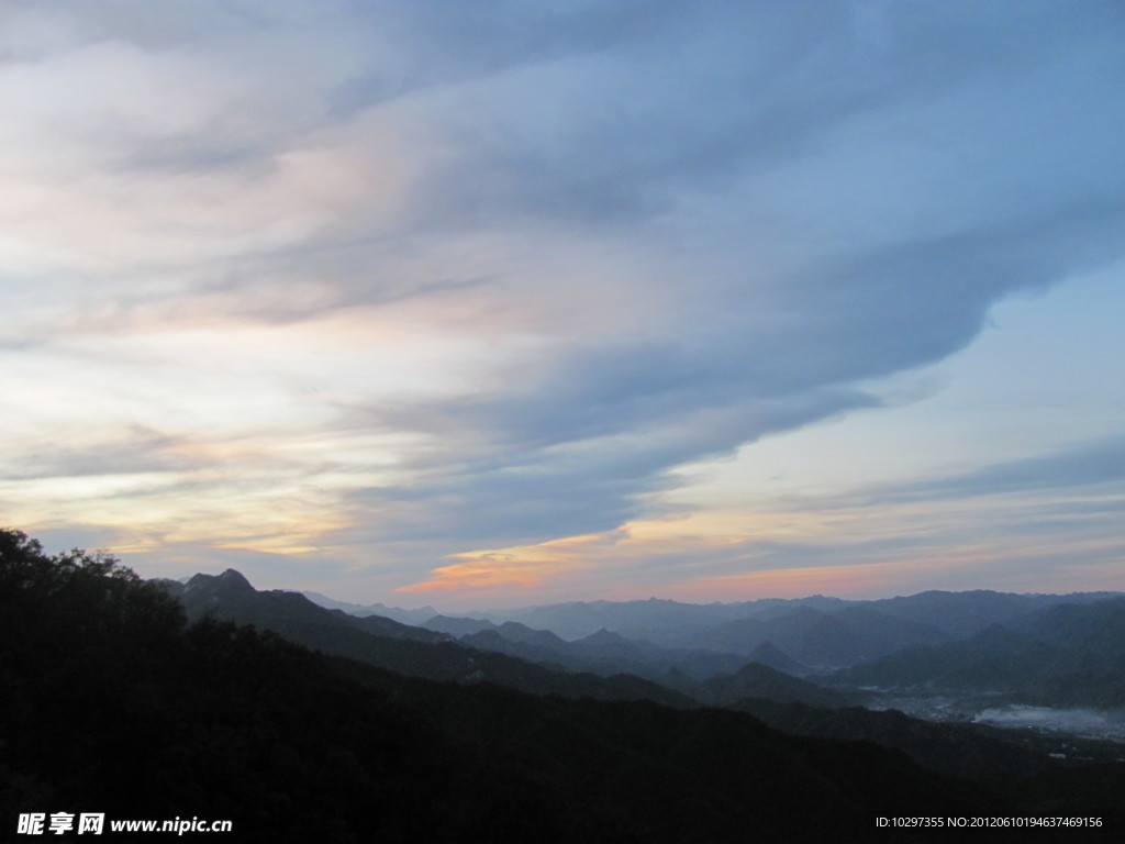 夕陽(yáng)西下