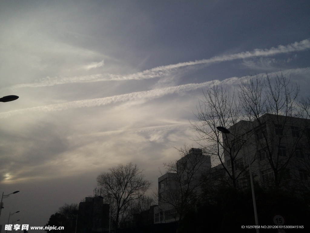 三道杠天空