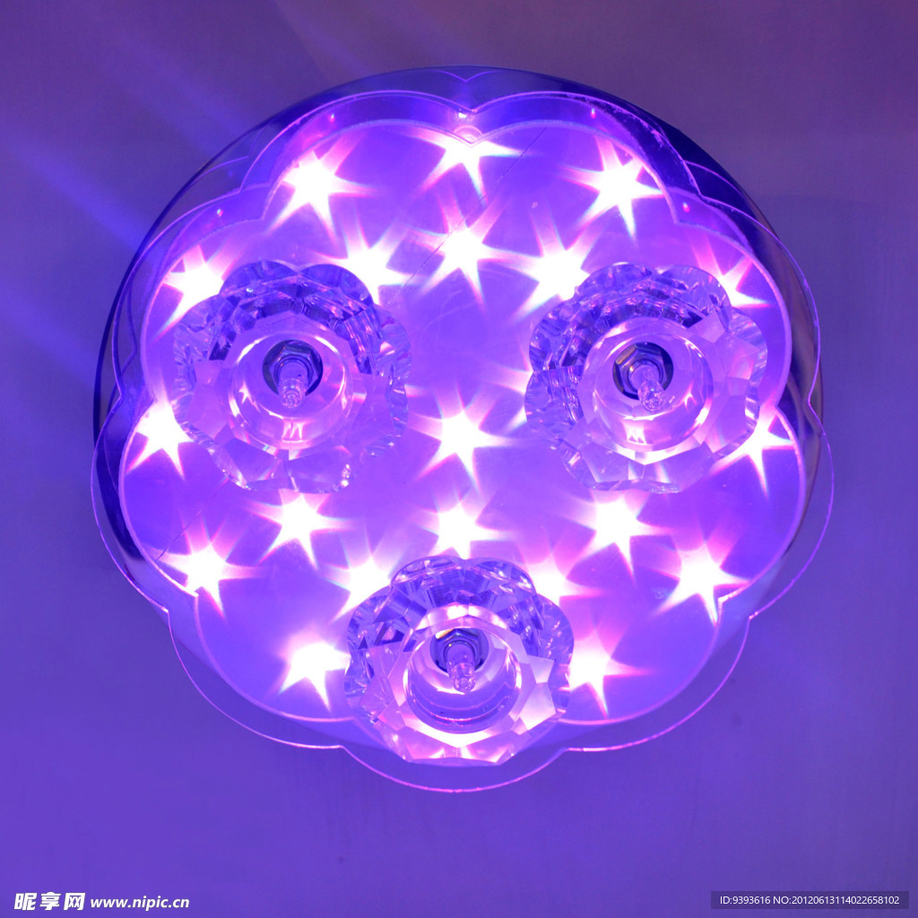 LED現(xiàn)代燈具