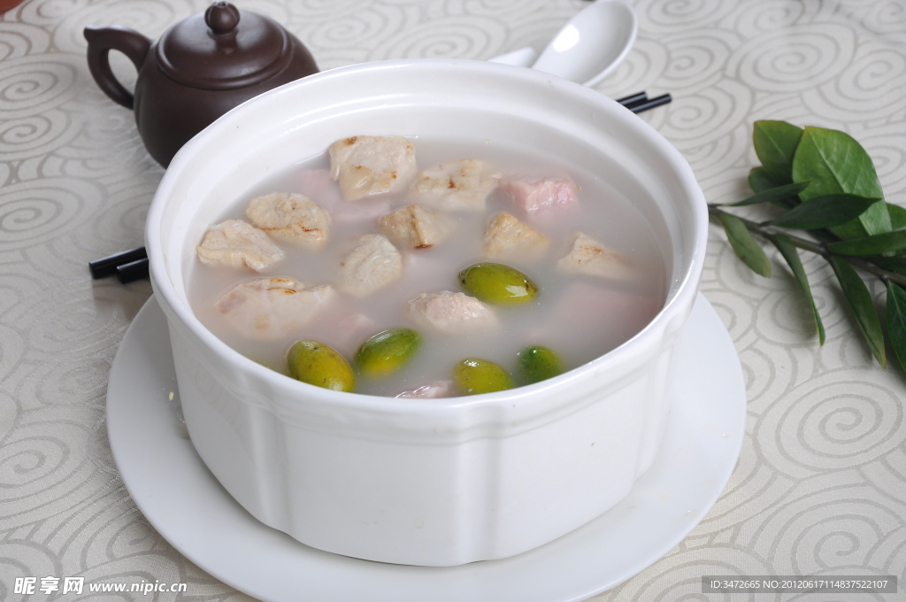 杏汁青欖燉白肺