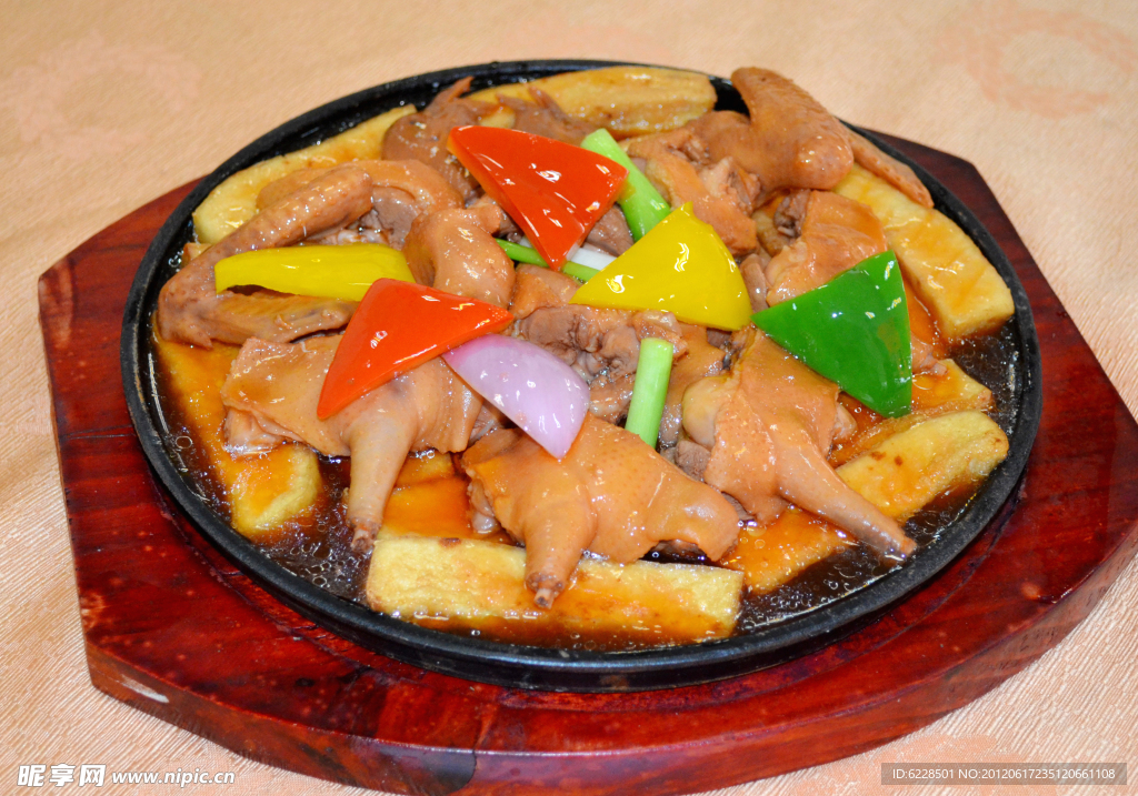 港式乳鴿炆豆腐
