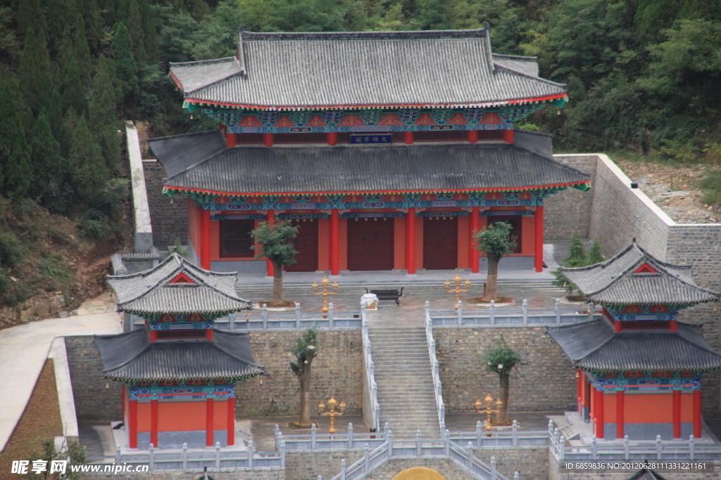 大雄寶殿遠景圖