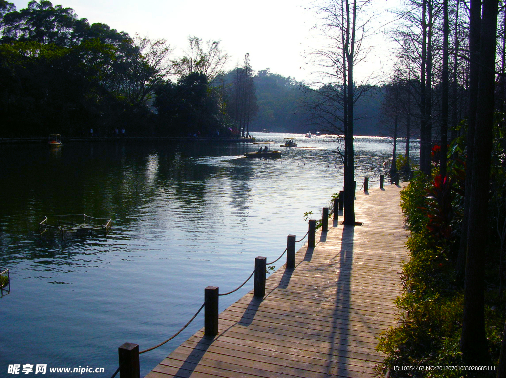 春光明媚仙湖園