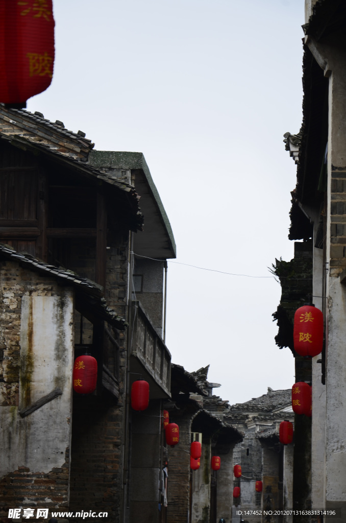 后街天空