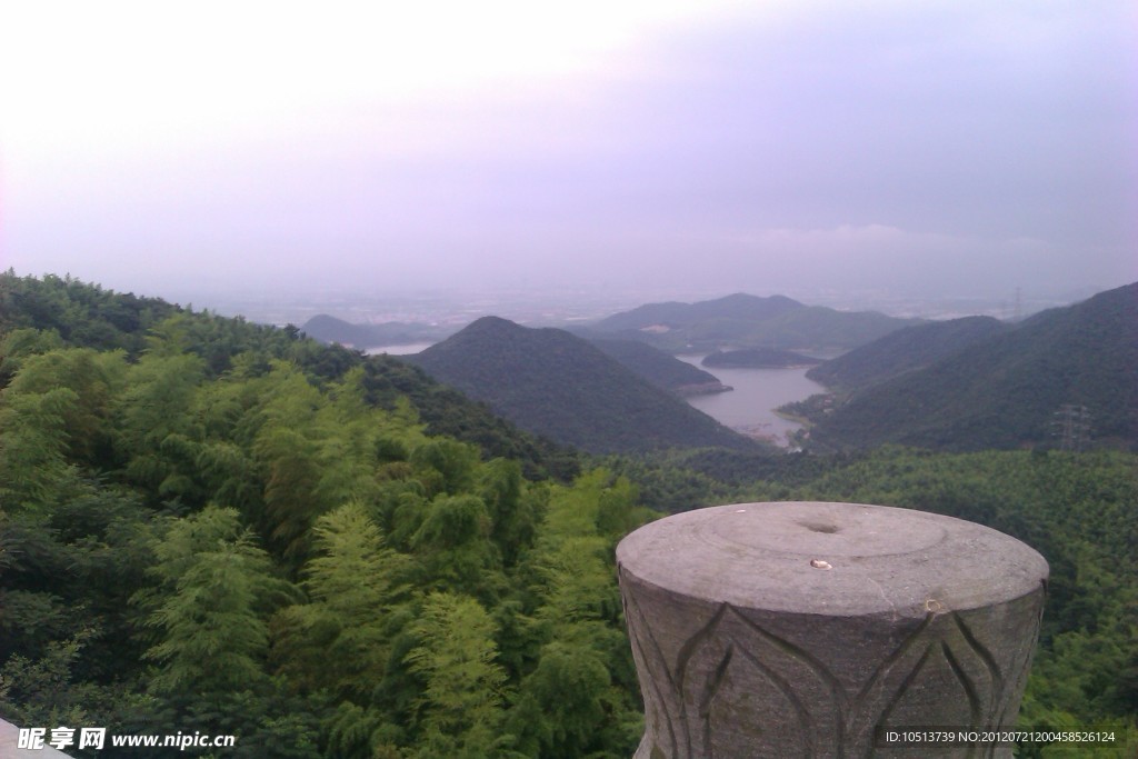 大山遠景