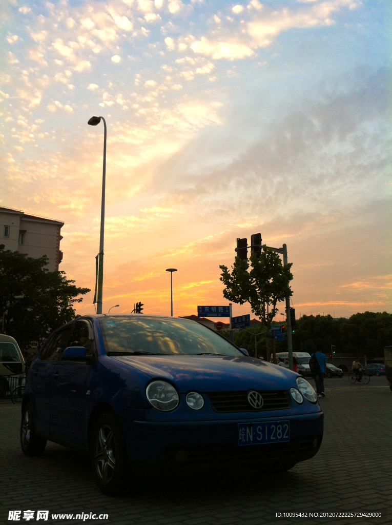 上海大众POLO和美丽的日落