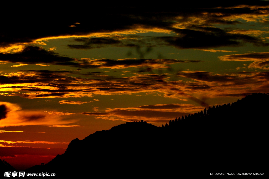 山前夕陽