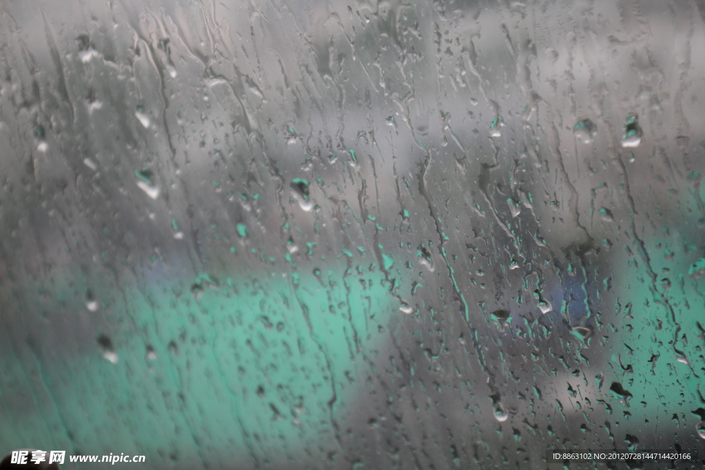 玻璃 雨水