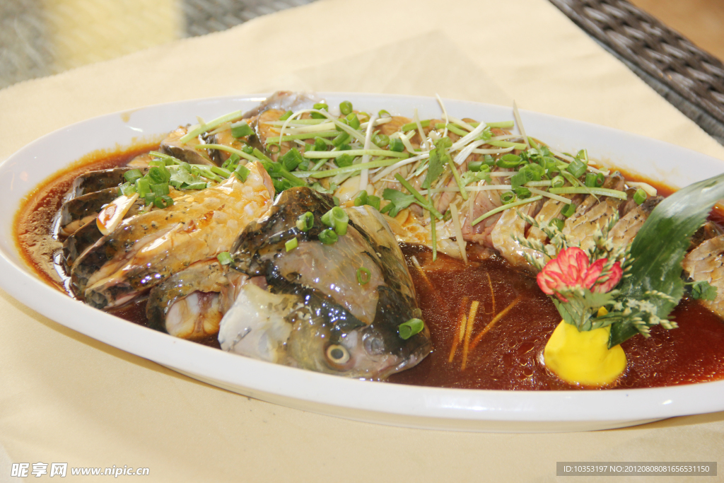 家常燉草魚