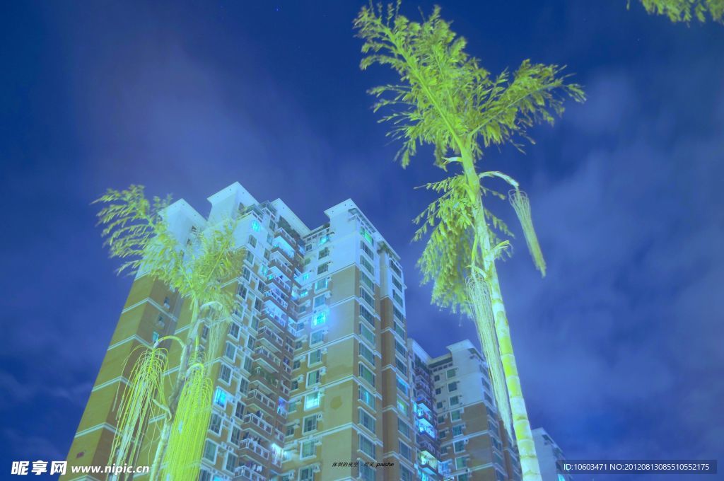 城市建筑與夜空