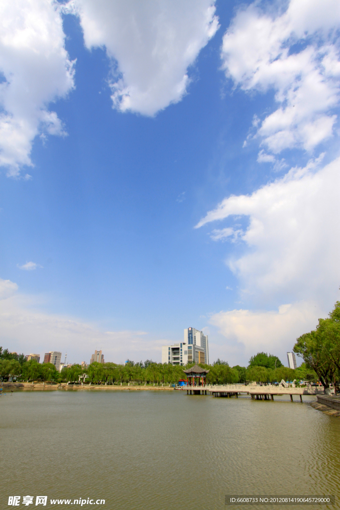 湖泊公園風光