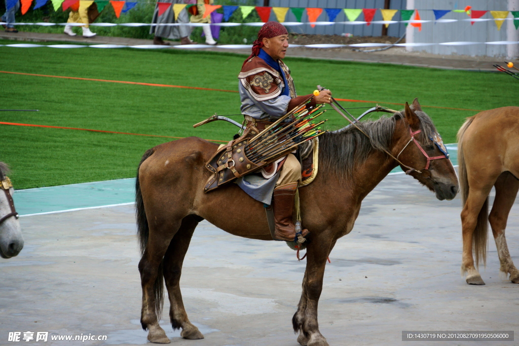 蒙古国骑射的骑手