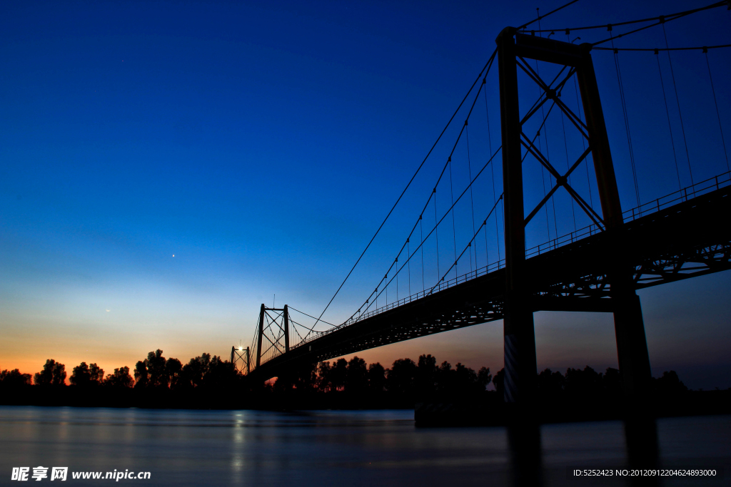 夕阳大桥