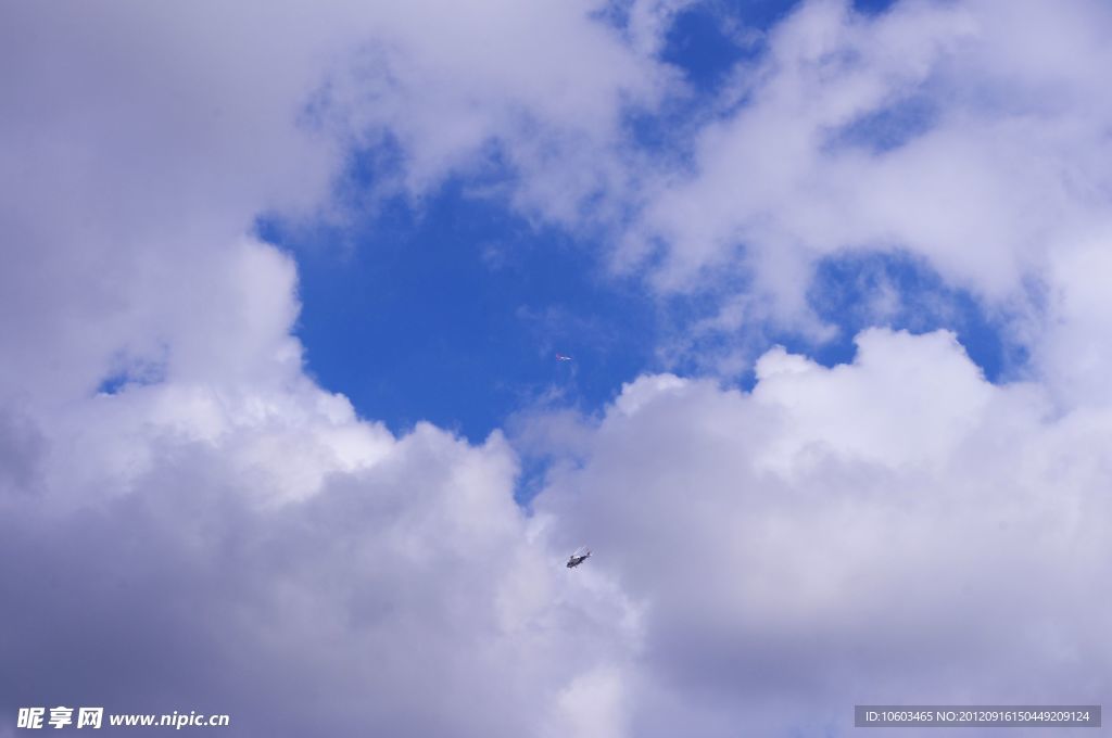 桌面 太空景觀 云層飛行