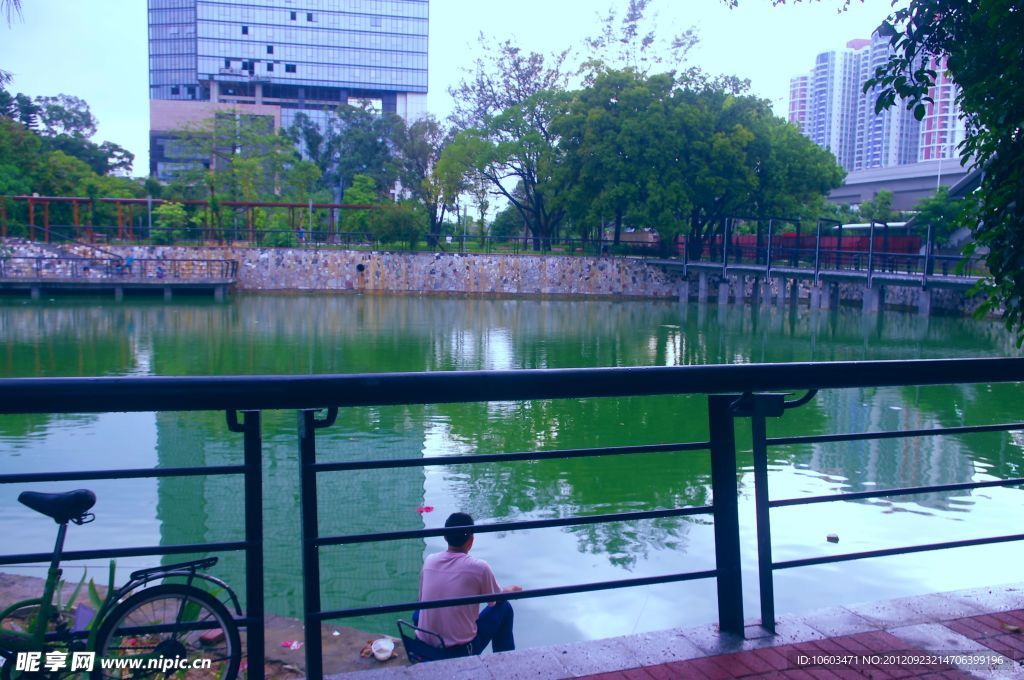人工湖 深圳橫崗社區(qū)