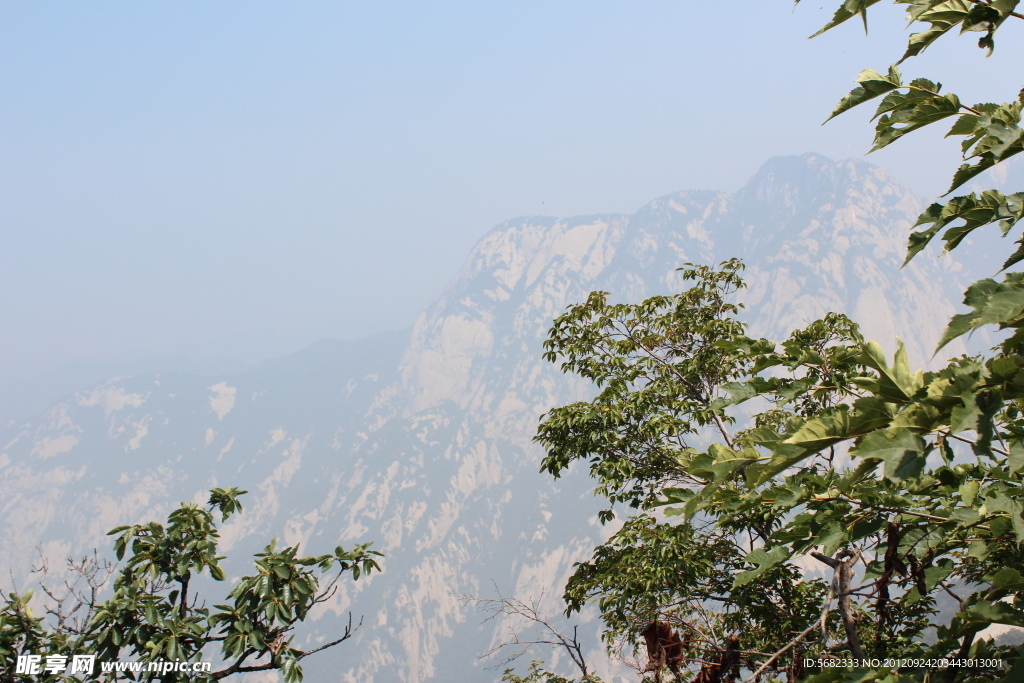 隱隱華山