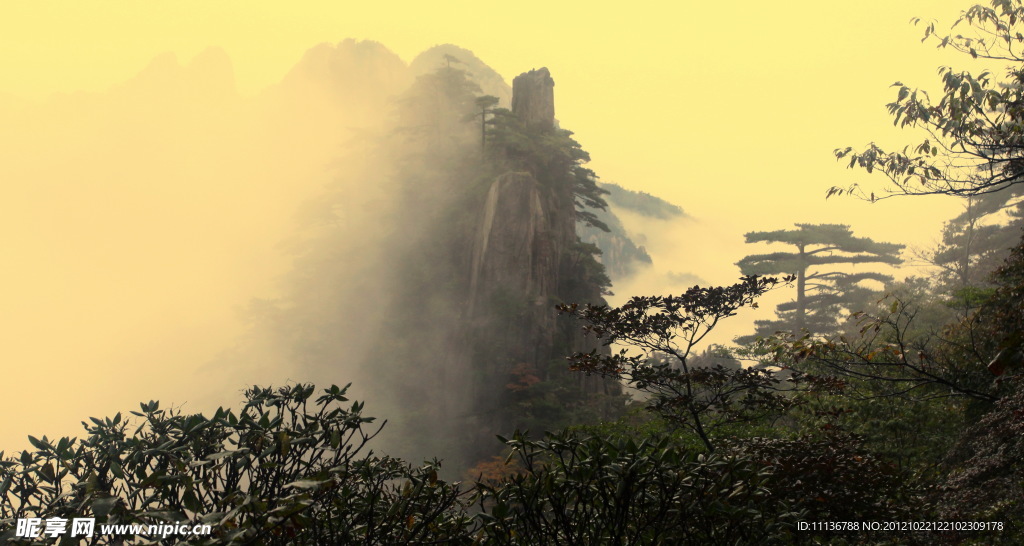 若隱若現(xiàn) 仙境黃山