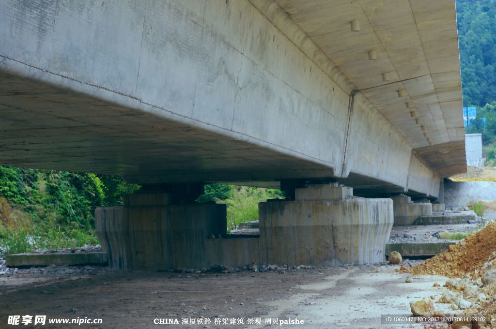 鐵路建設(shè) 高架雄風(fēng)