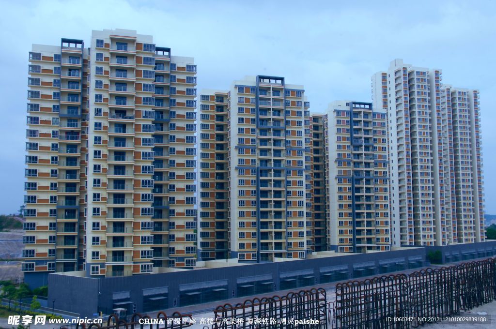 樓景 坪山高樓
