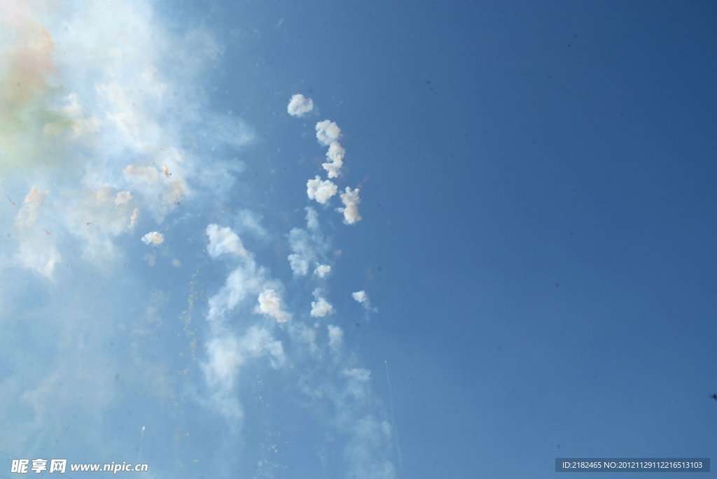 天空煙霧