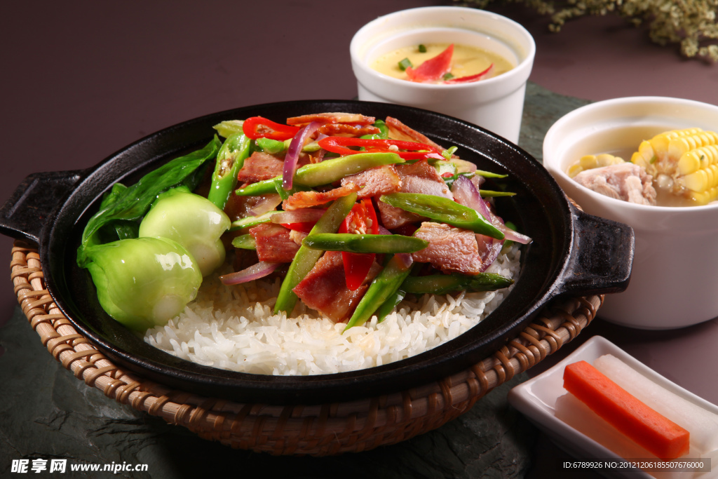 蘆筍煙熏培根煲仔飯