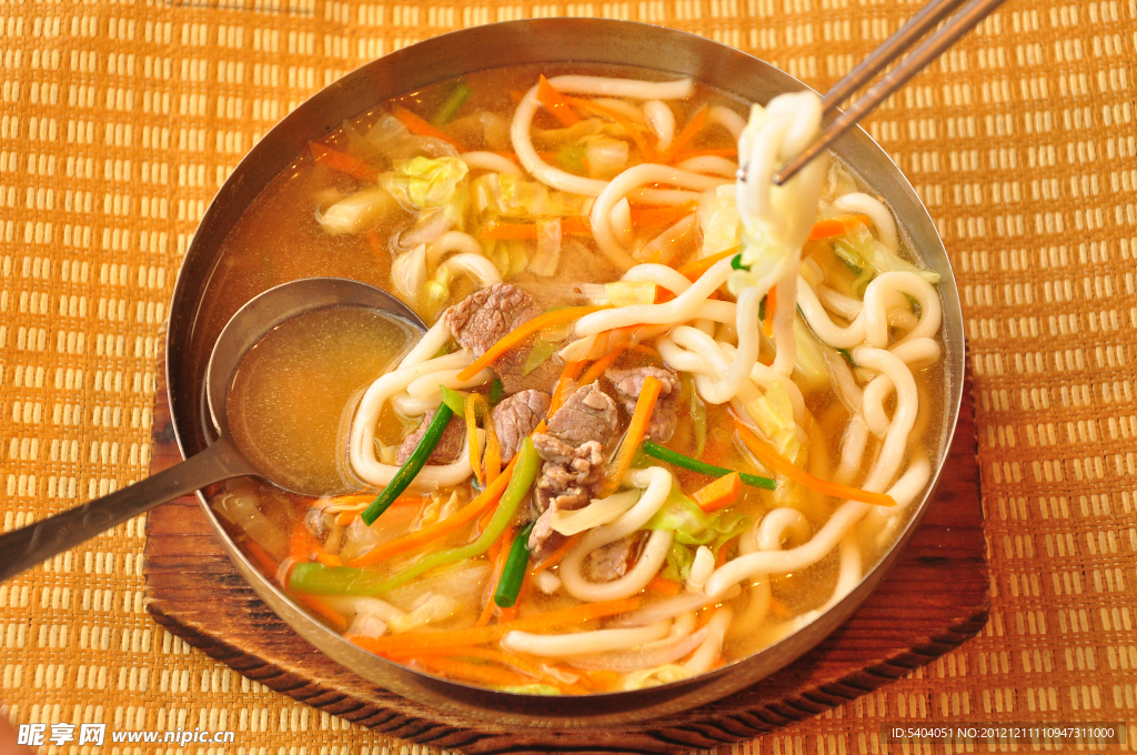 韓國料理酸菜肉面