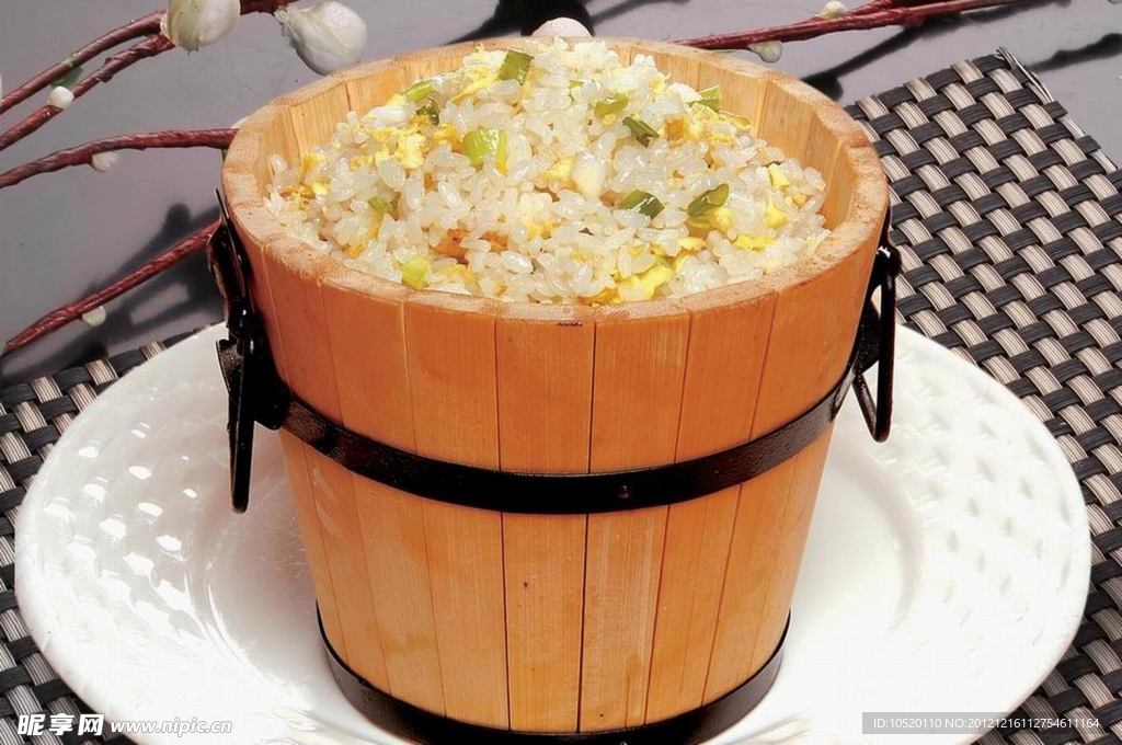 木桶蛋炒飯