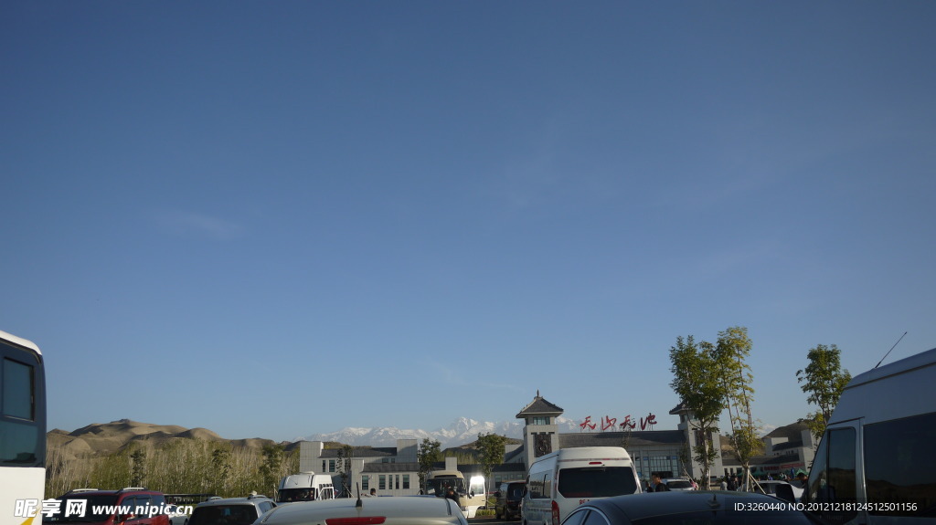 自然景觀天山門口