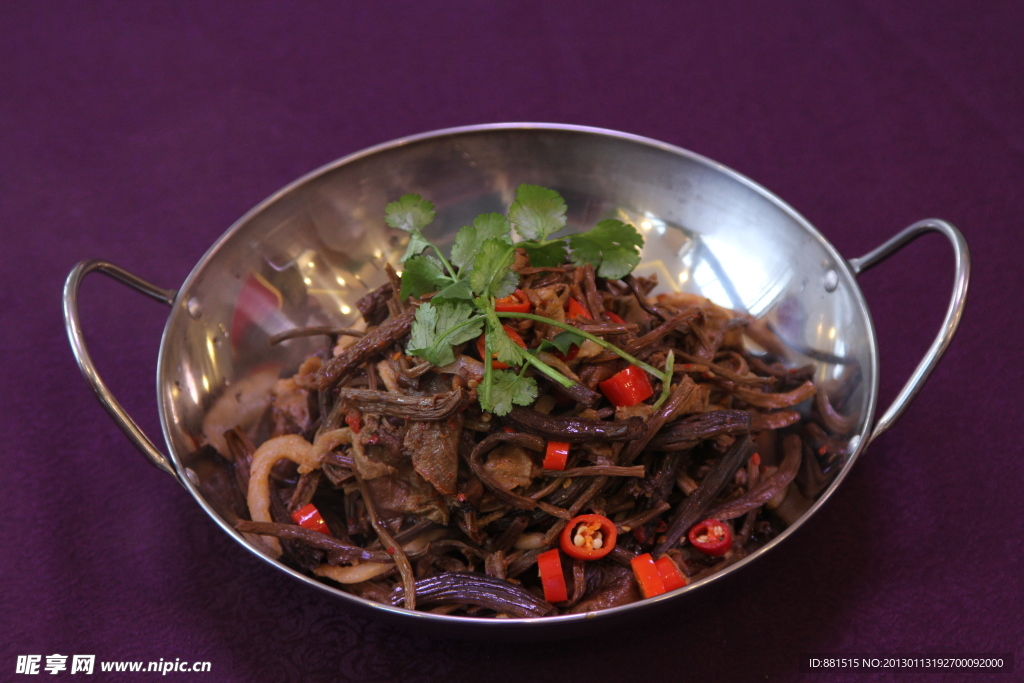 干鍋茶樹(shù)菇