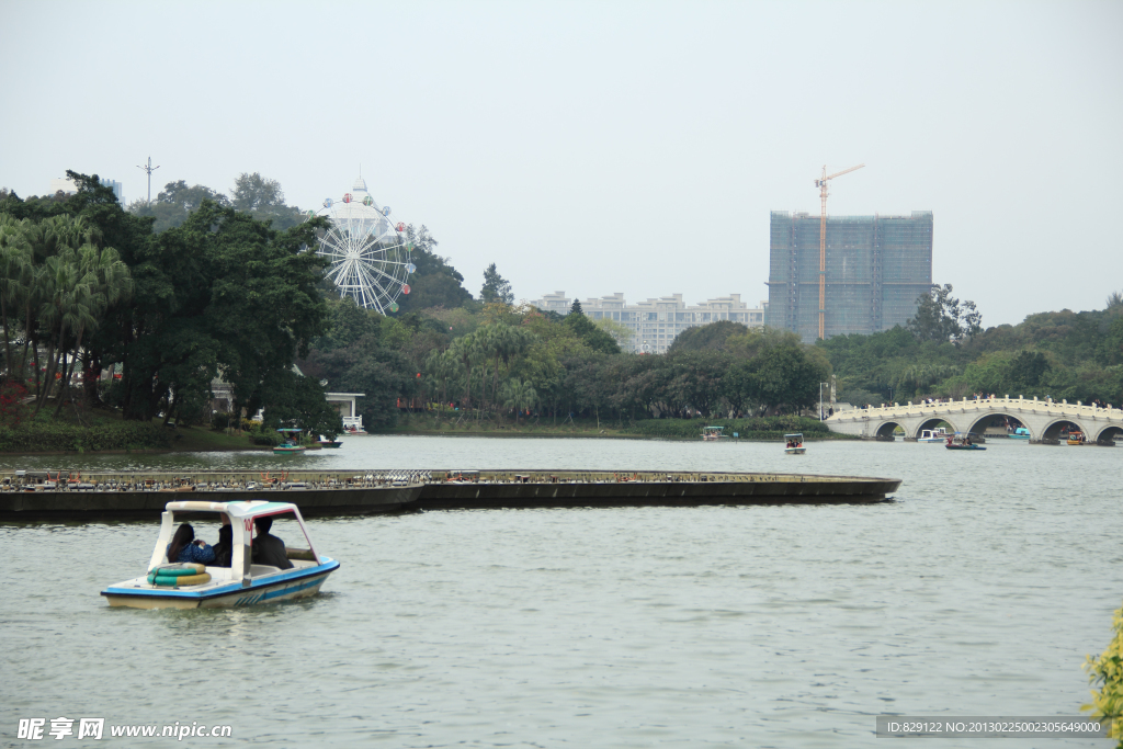 公園湖水景觀