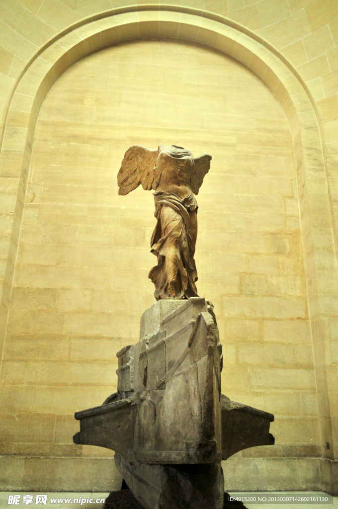 卢浮宫胜利女神雕像