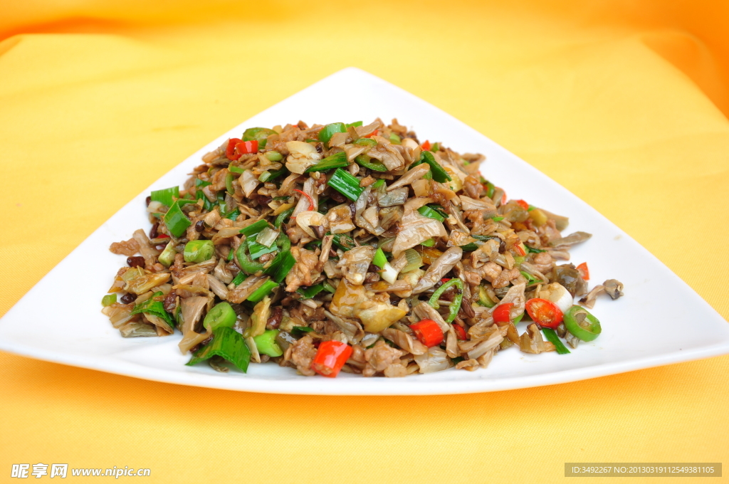 三卜菜炒肉