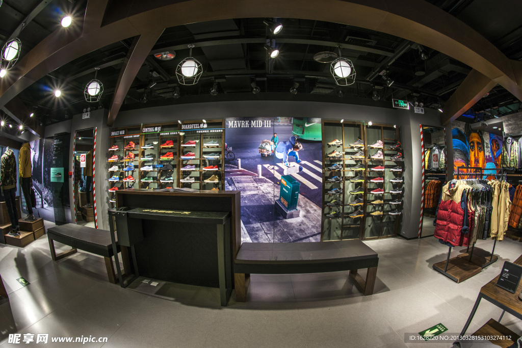 NIKE 專賣店
