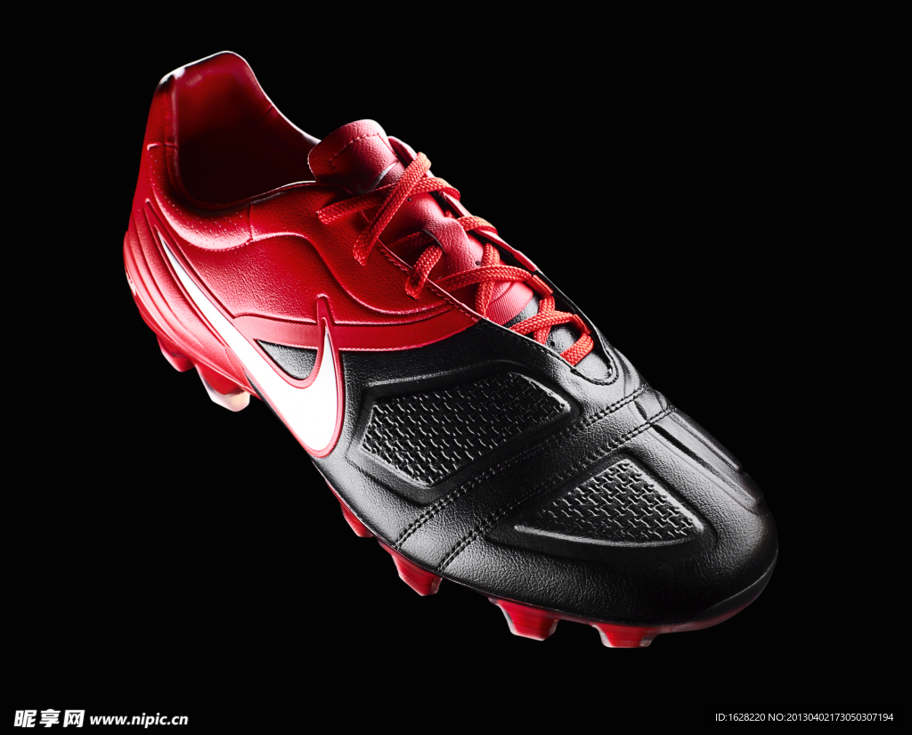 NIKE 足球鞋