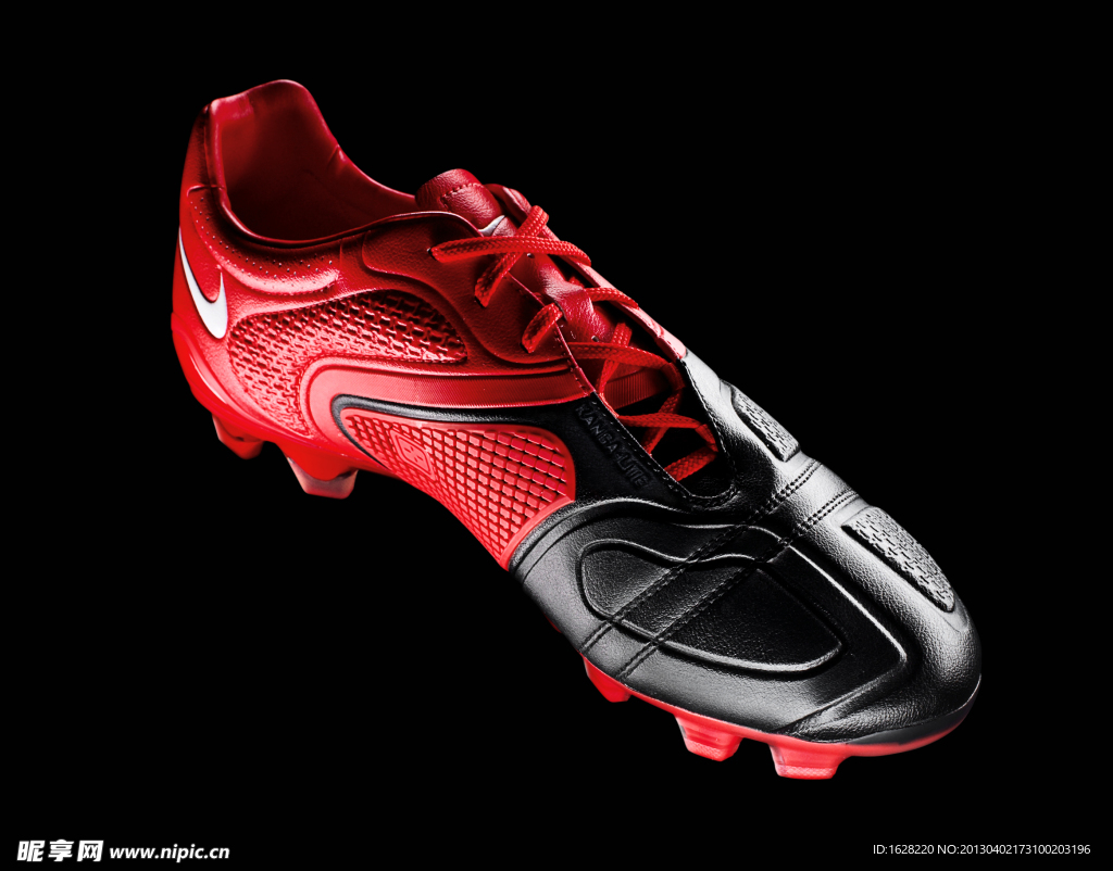 NIKE 足球鞋